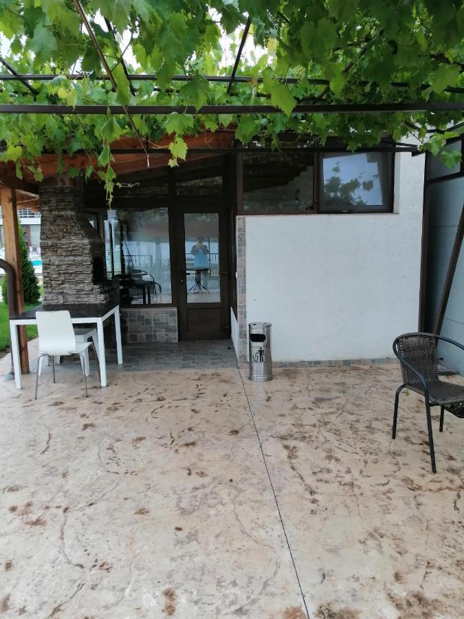 Vila Hercules Dubova Εξωτερικό φωτογραφία