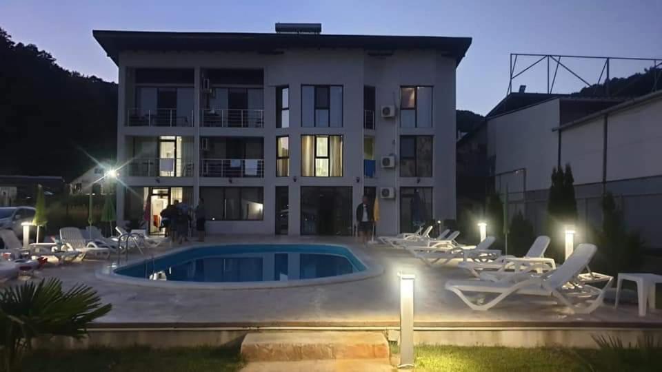 Vila Hercules Dubova Εξωτερικό φωτογραφία