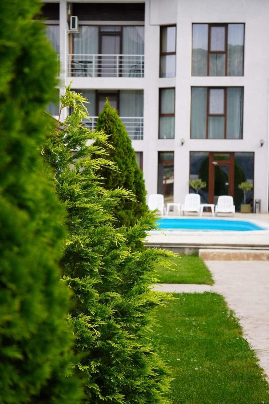 Vila Hercules Dubova Εξωτερικό φωτογραφία