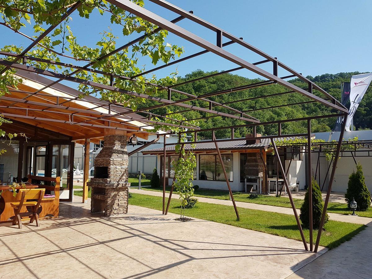 Vila Hercules Dubova Εξωτερικό φωτογραφία